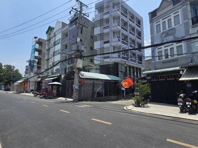 Nhà đường d4 ngay công viên phần mềm quang trung quận 12 100m2 5 tỷ 5. 0