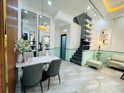 Nhà mới 4 tầng hẻm thông 181 âu dương lân p3q8 . giá: 6.4 tỷ 4