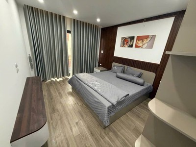 Bán nhà - phân lô quân đội ngọc thụy- 40m - 7 tầng thang máy giá chỉ 9.x tỷ, gần ô tô 4