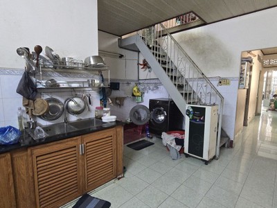 Nhà đường d4 ngay công viên phần mềm quang trung quận 12 100m2 5 tỷ 5. 4