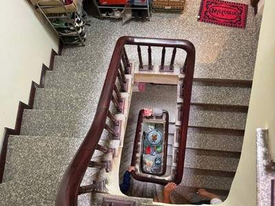 Bán nhà lệnh cư 30/33m2. 5 tầng. mặt tiền 4.6m. giá 9.7 tỷ hà nội 2