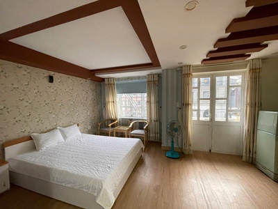 Cho thuê nguyên căn sân cổng 110m2 Văn Cao, 6 p.ngủ khép kín. 4