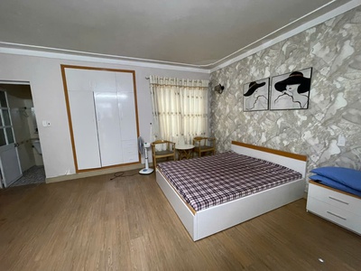 Cho thuê nguyên căn sân cổng 110m2 Văn Cao, 6 p.ngủ khép kín. 6