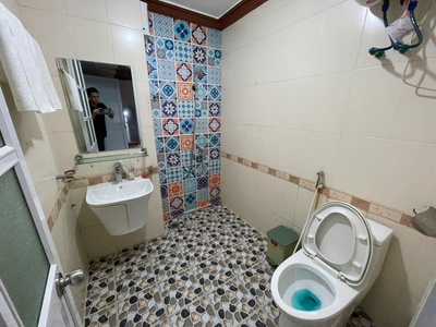 Cho thuê nguyên căn sân cổng 110m2 Văn Cao, 6 p.ngủ khép kín. 7