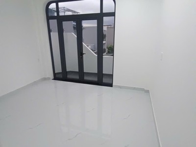 Bán gấp nhà 3 tầng long bình 62m , sổ riêng, giá chỉ 5.6 tỷ, hẻm thông ô tô né nhau gần vinhomes 0