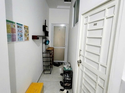 Bán nhà dòng tiền, hxh lạc long quân - ngay chợ vải, hậu 6m, dài 32m, 5 t, 15pn, 15,5 tỷ 2