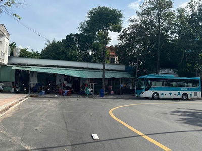 Cần bán nhà 8,2tỷ-108m2 có 5 kiot dòng tiền 12triệu tháng ngay đông hoà dĩ an 3