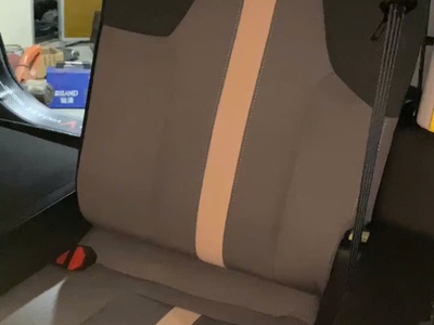 Nhận tách chia đôi ghế xe điện vinfast VF3, LIMO theo yêu cầu, vừa có thể chở người và chở hàng 2