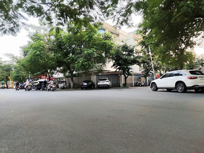 Bán nhà an hưng lô góc 2 mặt tiền kinh doanh sổ đỏ vuông đẹp 1