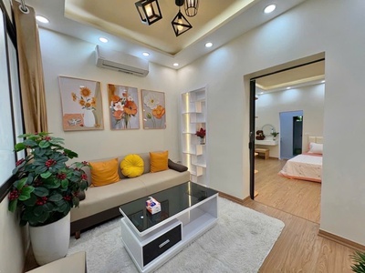 Tập thể chùa láng dt 100m giá 4,5 tỷ,ô tô đỗ chân tòa,lô góc,3 mặt thoáng,ngõ thông 0