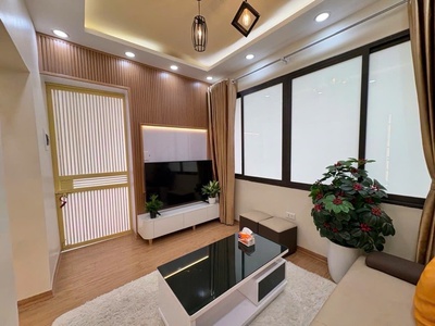 Tập thể chùa láng dt 100m giá 4,5 tỷ,ô tô đỗ chân tòa,lô góc,3 mặt thoáng,ngõ thông 1