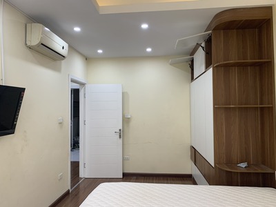 Cho thuê chung cư N08 Thành Thái, cạnh CV Cầu Giấy, 86m 2 phòng ngủ, đủ đồ 5