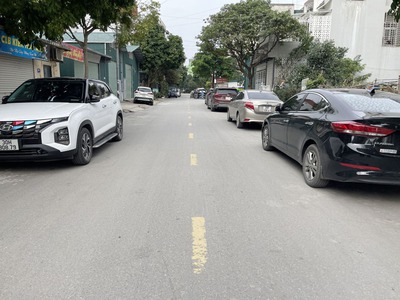 Bán lô góc Kinh Doanh 136m2 KĐT 31ha Trâu Quỳ - Mặt tiền rộng 23m, gần trung tâm hành chính Gia Lâm 1