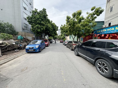 Bán lô góc Kinh Doanh 136m2 KĐT 31ha Trâu Quỳ - Mặt tiền rộng 23m, gần trung tâm hành chính Gia Lâm 4