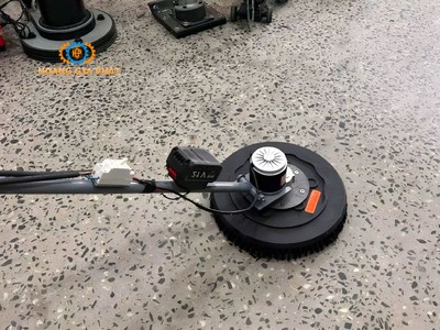 Tối ưu hiệu suất điện mặt trời nhờ máy vệ sinh pin chuyên dụng 0