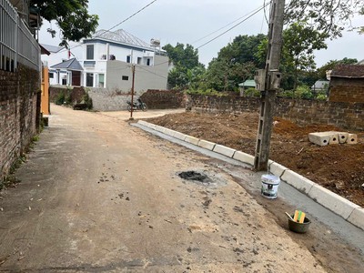 Bán nhanh lô đất vị trí vàng tại hoà lạc, dt 100m2, sẵn sổ full thổ cư, ngay ql21, khu cnc hòa lạc 0