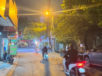 Nhà đẹp kinh doanh mặt ngõ thông ô tô chánh ngọc lâm 75/60m2 4 tầng 12.8 tỷ long biên - hà nội. 1