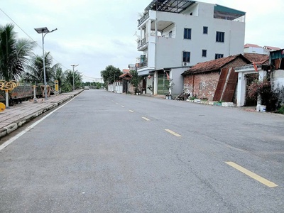 Đạn phượng . duy nhất 45m ô tô tránh trước nhà .ngõ thông tứ tung. gần cấc tiện ích. giá đầu tư 3