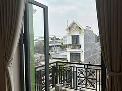 Cho thuê nhà 3tầng, 88m2, 4pn, mặt tiền số 10 kdc lê phong đường n5, p.tân bình, tp.dĩ an, bd 3