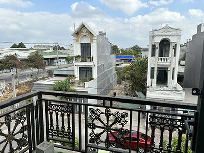 Cho thuê nhà 3tầng, 88m2, 4pn, mặt tiền số 10 kdc lê phong đường n5, p.tân bình, tp.dĩ an, bd 4