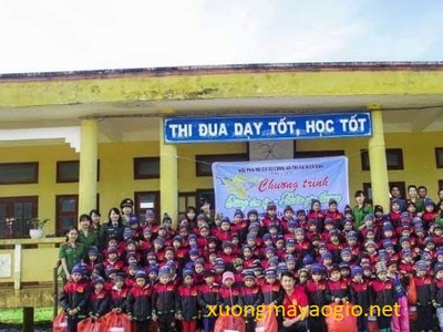 Xưởng may áo khoác làm từ thiện áo gió từ thiện 4