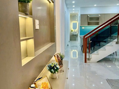 Nhà mới dt khủng 4mx17m 1 lầu full nội thất cao cấp TCH10 q12 2