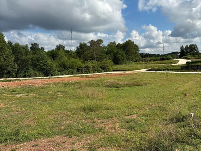 Huế ngập đến nóc - Dạ Lê vẫn khô như chưa mưa 0