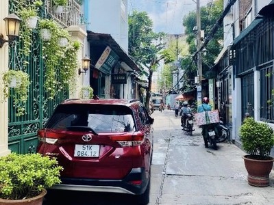 Hẻm xe hơi thông giáp q11, tân bình nhà 2 tầng 121m 5pn nhỉnh 9 0