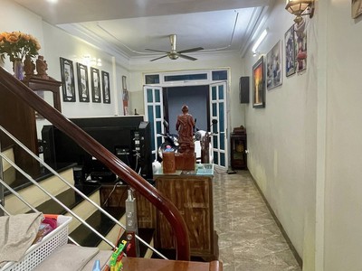 Bán nhà hoàng liệt, gần hồ linh đàm, trường cấp 2- 38m 5 tầng. giá 9,5 tỷ còn tl 0