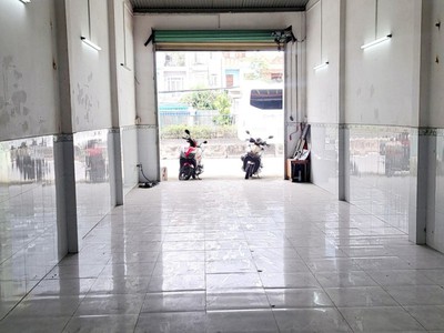 Nhà mặt tiền quốc lộ 22 hóc môn 115m2 4 tỷ 850 không qh lộ giới. 2