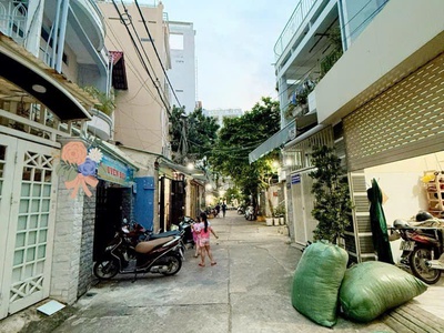 Nhà 3 tầng - hẻm xe hơi - thoại ngọc hầu - trung tâm tân phú - 84m2 - 4x22 - sổ nở hậu - dòng 1