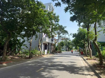 Bán lô đất 69.75m2 mặt đường Trần Huy Liệu, ph Tứ Minh, TP HD, mt 4.5m, hướng đông 1