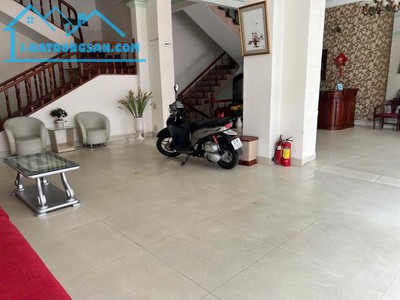 Bán khách sạn VIP ngay mặt tiền Nam Kỳ Khởi Nghĩa P1 4