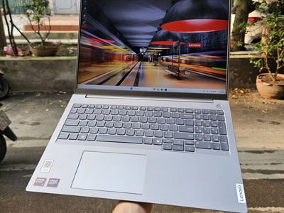 Lenovo Thinkbook 16 G7 R7-8745 32GB/1TB 2.5k 120hz 0