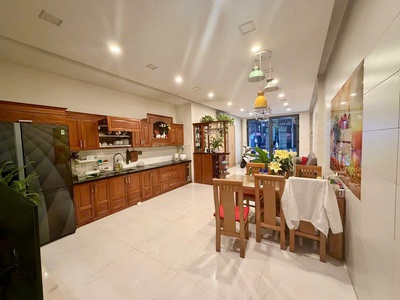  Nhà 2 tầng Full nội thất mới đường Núi Thành - Trung tâm Hải Châu  1