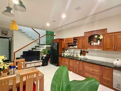  Nhà 2 tầng Full nội thất mới đường Núi Thành - Trung tâm Hải Châu  3