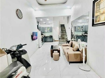 Bán nhà Yên Lãng 30m2 x 4T, Cách phố ô tô 20m, Lô góc 2 thoáng, Ngõ thông, hơn 7 tỷ 0