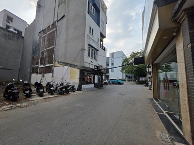 Mảnh đất vàng siêu hiếm liền kề vin gardenia ô tô tránh dừng đỗ kd sầm uất ngày đêm. 2