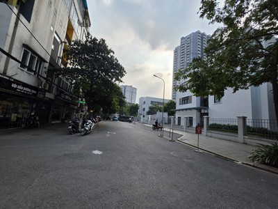 Mảnh đất vàng siêu hiếm liền kề vin gardenia ô tô tránh dừng đỗ kd sầm uất ngày đêm. 3