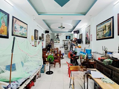 Nhà 2 tầng 53m2 đúc đẹp gần chợ lê văn quới hxh đỗ cửa, btđ, bình tân. 2