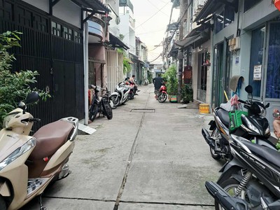 Nhà 2 tầng 53m2 đúc đẹp gần chợ lê văn quới hxh đỗ cửa, btđ, bình tân. 4