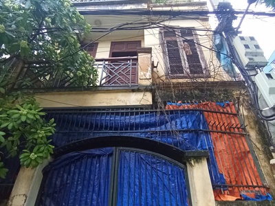 Bán nhà mặt hồ phố quan nhân, ô tô đỗ cửa- kinh doanh- 3,5 tầng, dt 68m2- mặt tiền 5.1m- giả chỉ 0