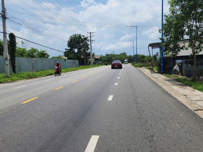 Bán 302m2 đất thổ cư mặt tiền nguyễn chí thanh, lagi giá đầu tư chính chủ 0