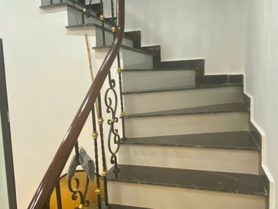 Tôi bán gấp căn nhà đẹp ở luôn ngõ 101 thanh nhàn, 38m2, 5 tầng, 6 phòng ngủ giá 12 tỷ có tl 2