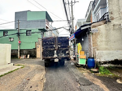 Nhà ngon trong phân khúc nha.   nhà đẹp 2 tầng   hẻm xe tải luôn   an ninh diện tích 6x10m vuông 1