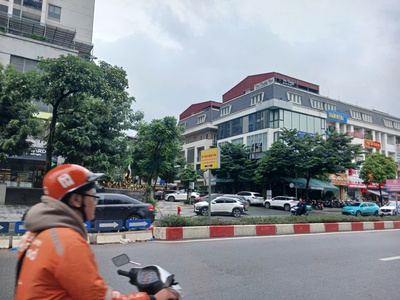 Siêu phẩm lk nông quốc chấn nhà mới, vỉa hè rộng, ô tô vào nhà ở kinh doanh đỉnh 1