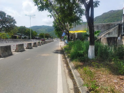 Bán đất mặt tiền đại lộ nguyễn tất thành, phước đồng, nha trang.diện tích: 570m ngang 10 mét. 2