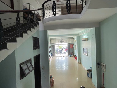 Cho thuê nhà nguyên căn mặt tiền đường trần hưng đạo vị trí cầu trồng kết cấu 5 tầng 0