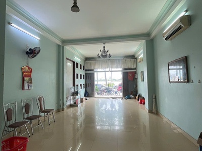 Cho thuê nhà nguyên căn mặt tiền đường trần hưng đạo vị trí cầu trồng kết cấu 5 tầng 3