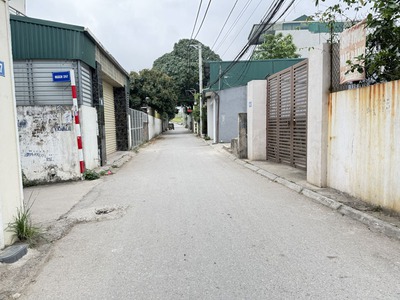 CC bán lô góc 46,6m2 đất mặt đường xóm 2 Đông Dư ngõ 2 Giáp Hải . Đường ô tô tránh, phù hợp VP/KD 0